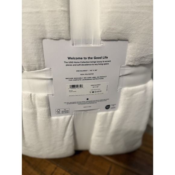 UGG - Novah KING Blanket Snow (White)  110" x 96"  New with Tags - Picture 3 of 3